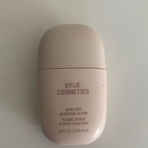 Kylie cosmetics skin tint 3WN